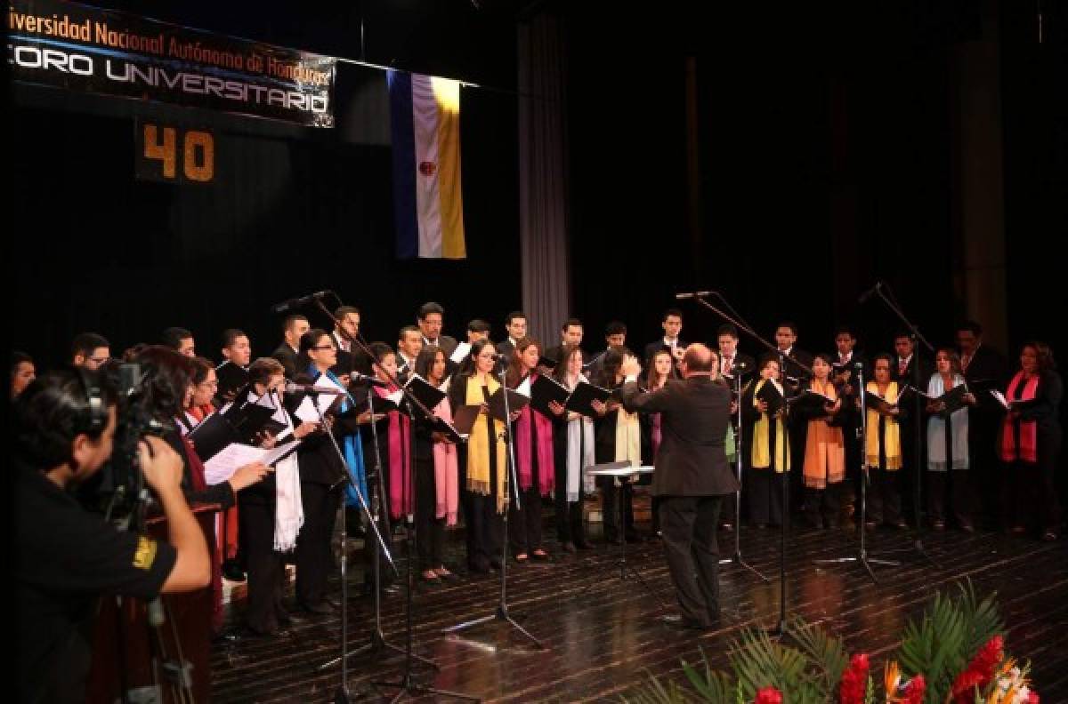Por iniciar la gira del Coro y Orquesta de la UNAH
