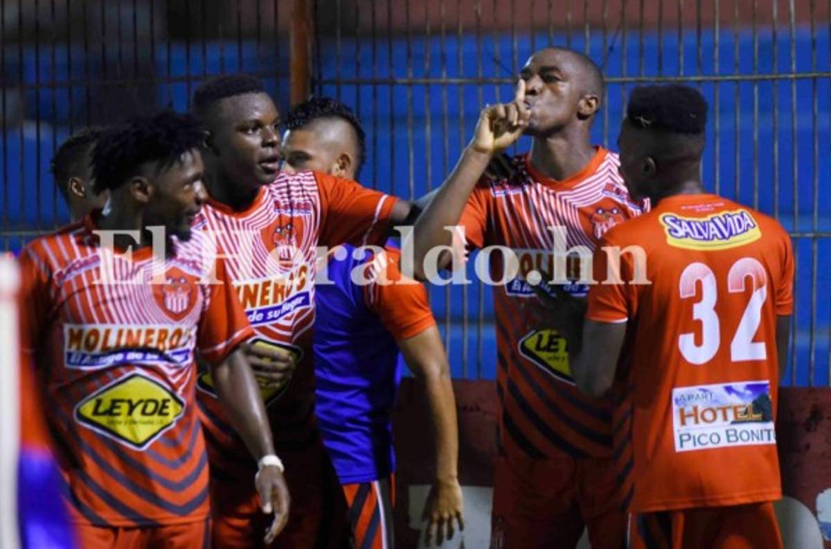 El Rojo toma vuelo ante un Social Sol sin rumbo...