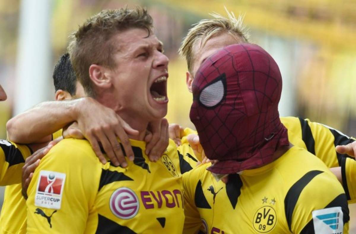 VIDEO: Aubameyang, el 'Spiderman' del Borussia