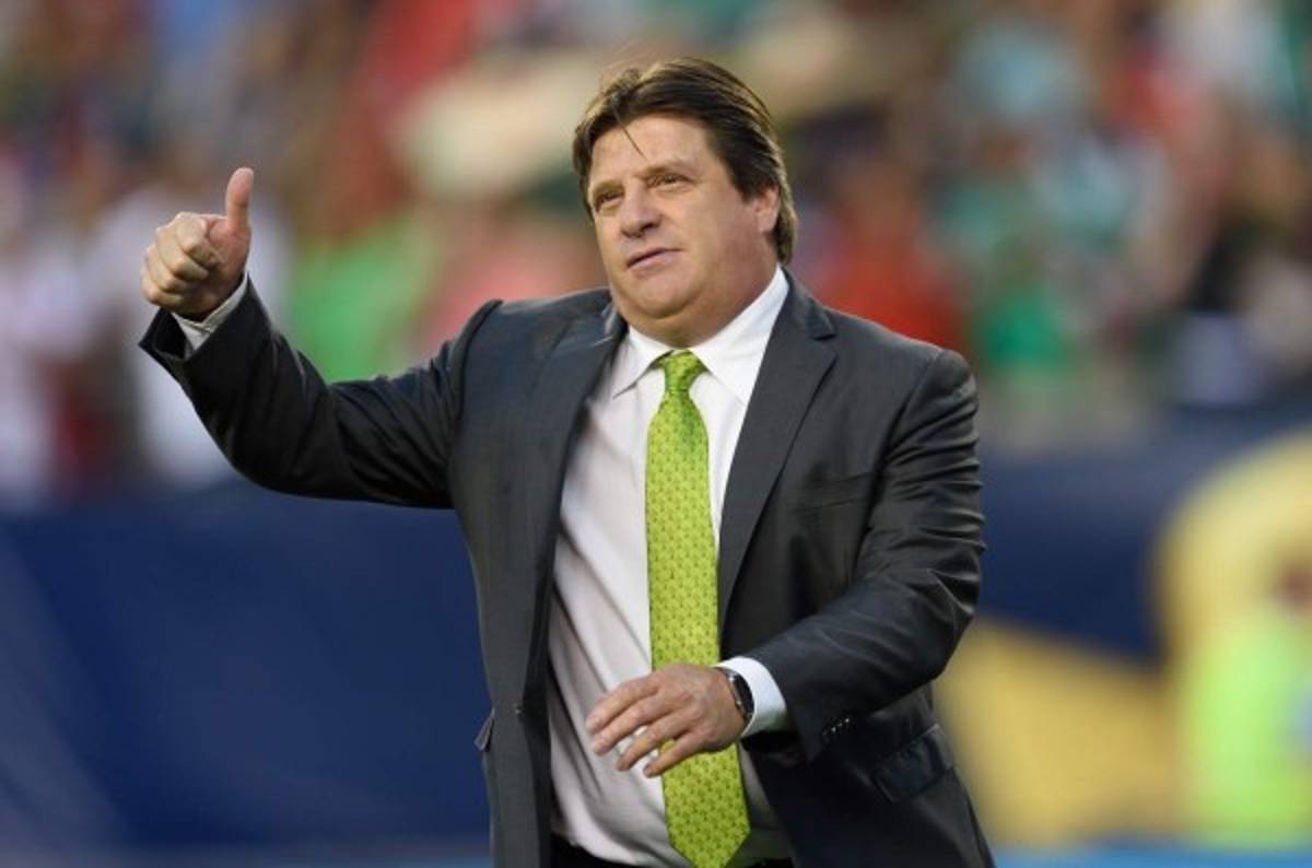 Periodista acusa Miguel Herrera de golpearlo