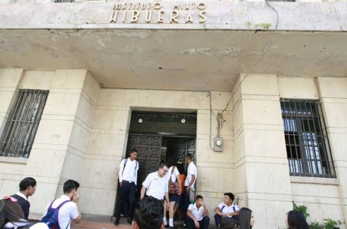 La robótica será una nueva oferta educativa de media en la capital