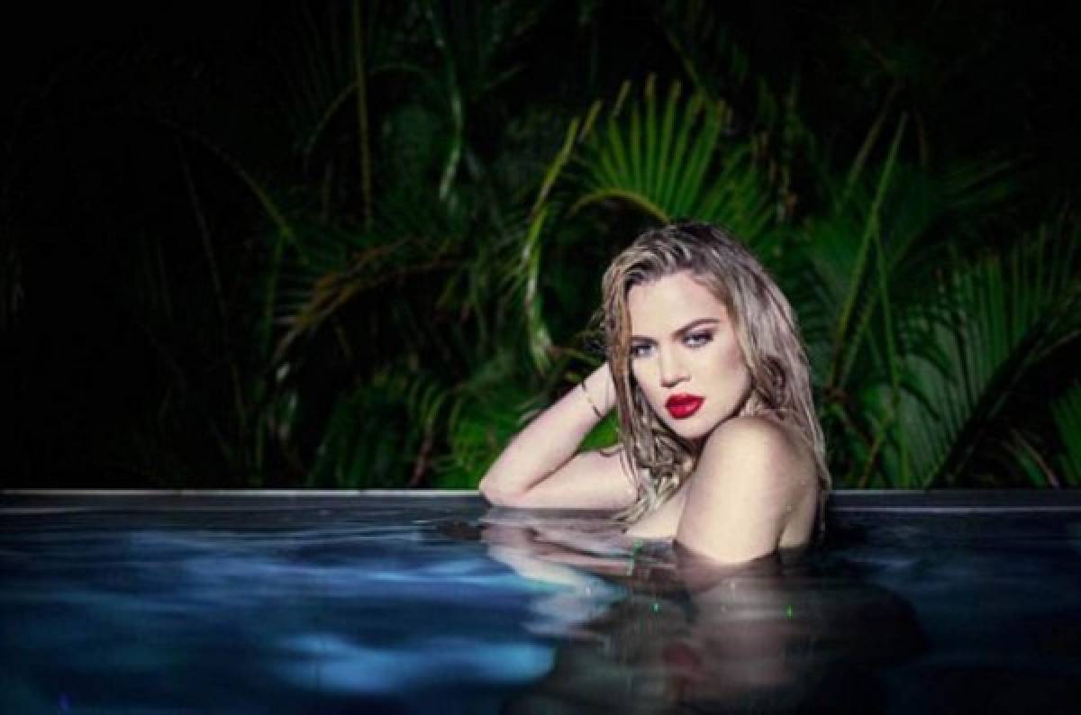 Khloé Kardashian se desnuda