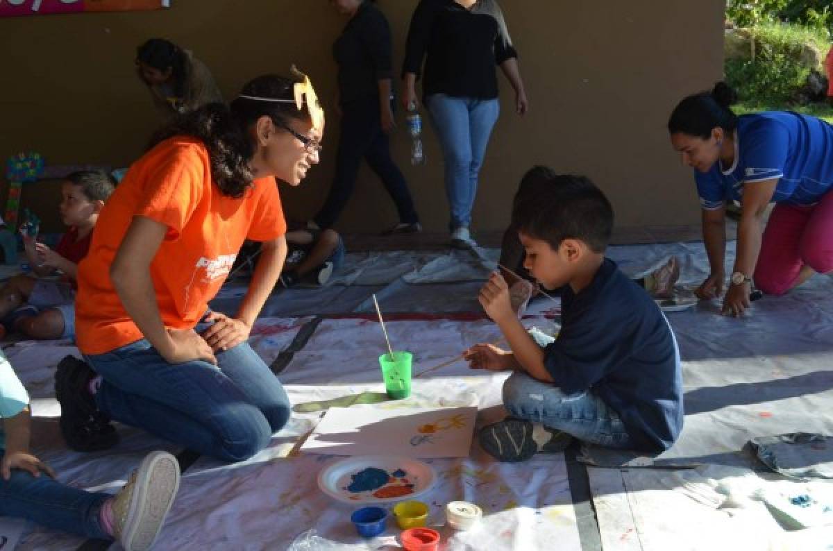 Jóvenes impulsan el arte a través del voluntariado en Honduras