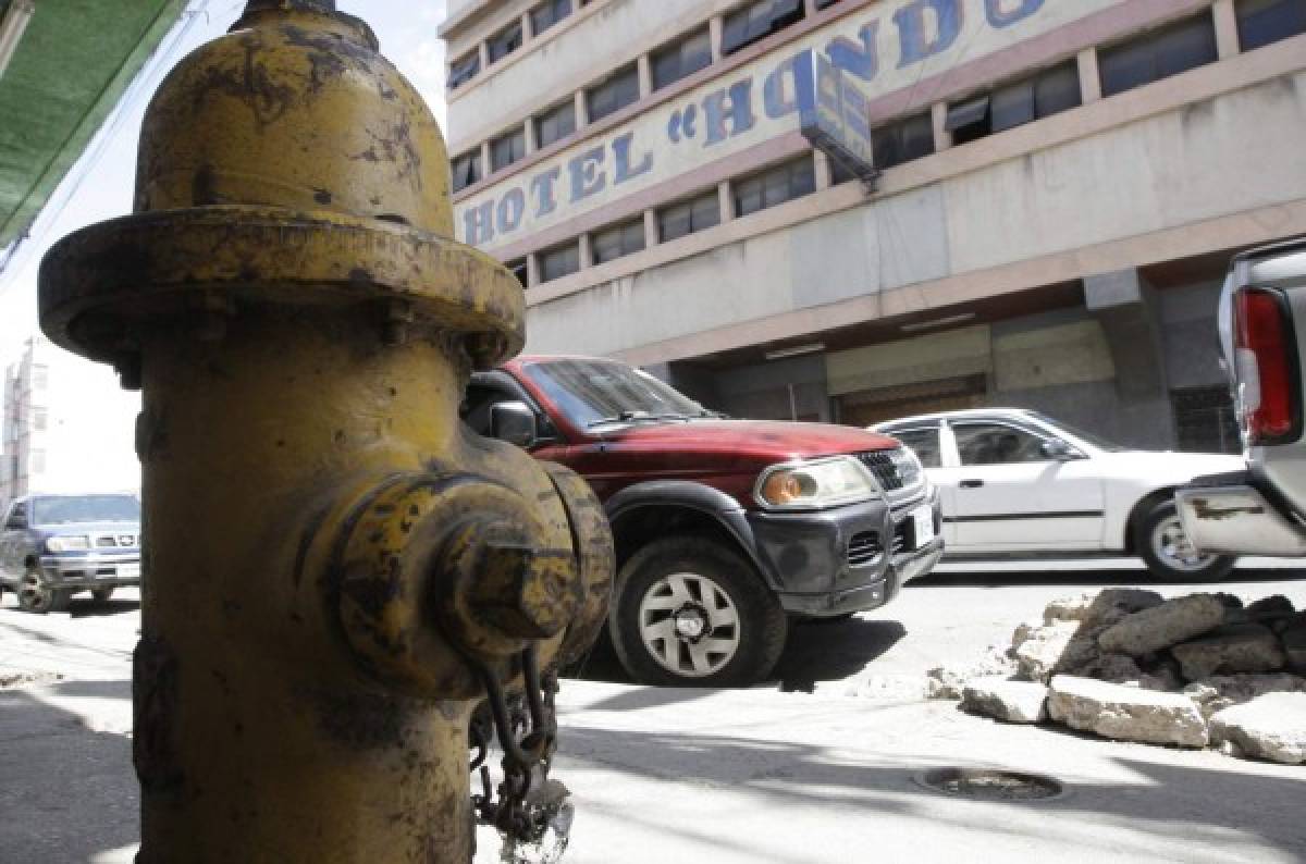 Apenas ocho hidrantes tienen agua día y noche en la capital de Honduras