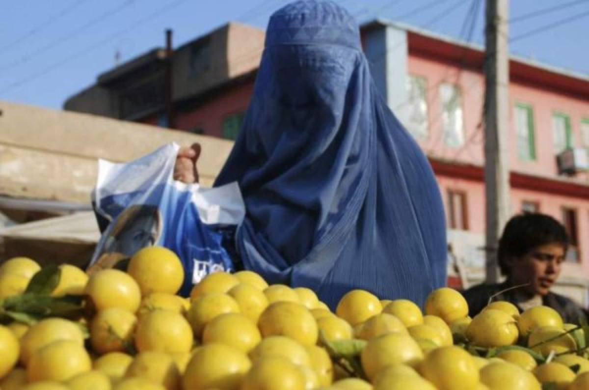 Afganistán: Mujer es decapitada por ir sin su esposo al mercado