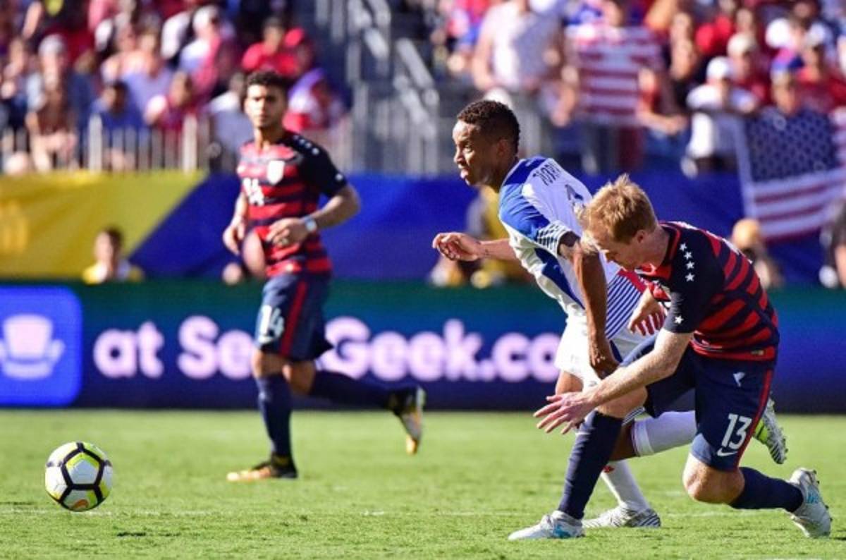 Estados Unidos y Panamá empatan 1-1 en debut del Grupo B de la Copa