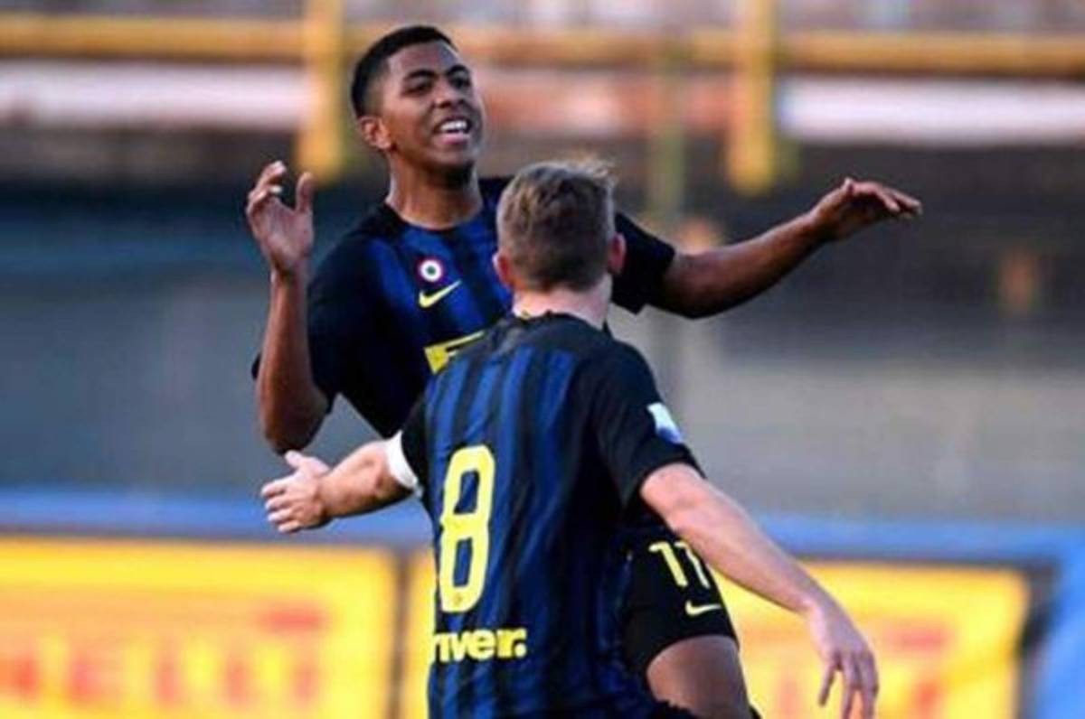 El catracho Rigoberto Rivas jugando con el Inter de Milán. (Foto: Agencias)