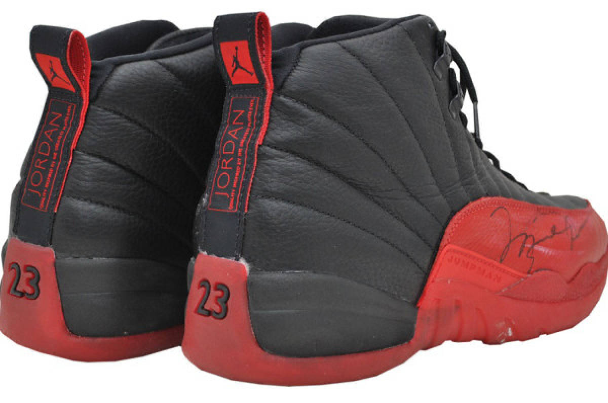 Subastadas por $104 mil las zapatillas del 'partido de la gripe” de Michael Jordan