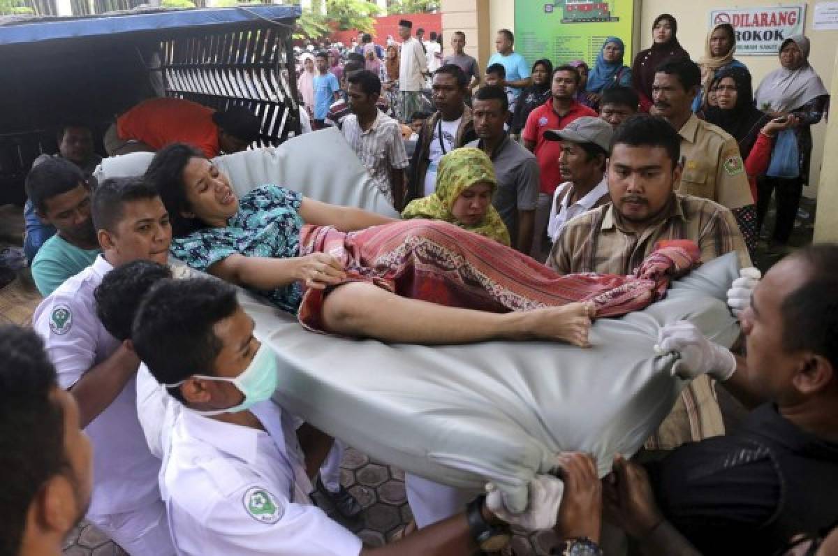Indonesia busca sobrevivientes tras un potente terremoto: 97 muertos  