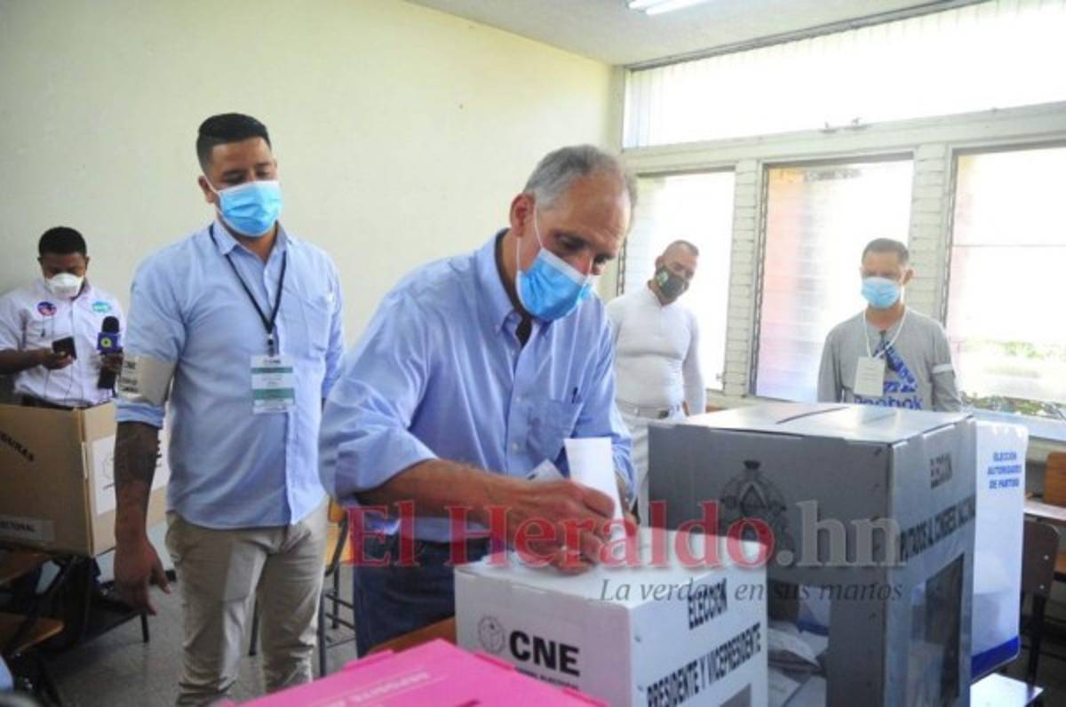 Así votaron los precandidatos a la presidencia de Honduras (FOTOS)