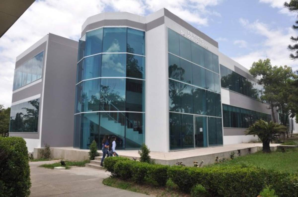 Unacifor amplía dos carreras en oferta académica