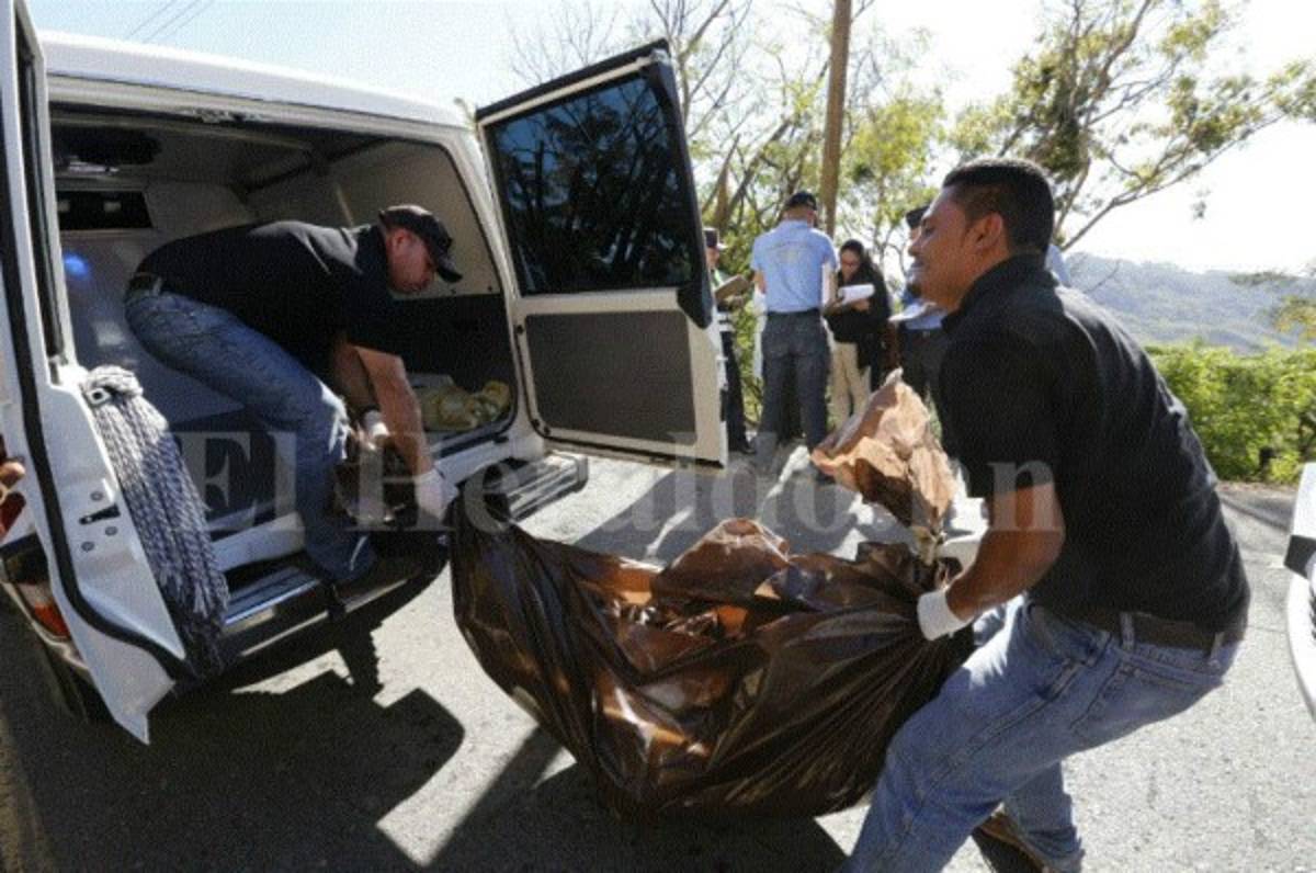 FOTOS: Dos muertos en accidente vehicular en cuesta La Moramulca