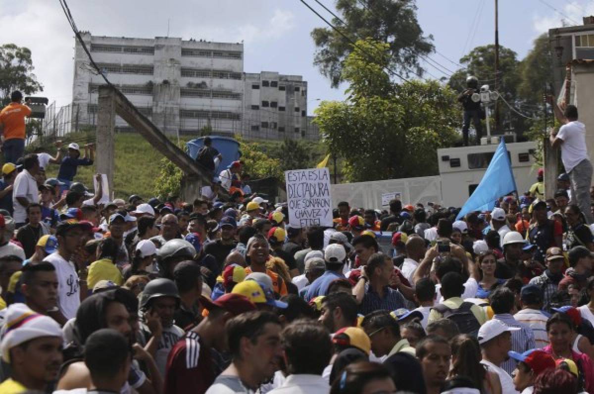 Otro muerto en protestas en Venezuela, octavo en una semana, suman 49 en total