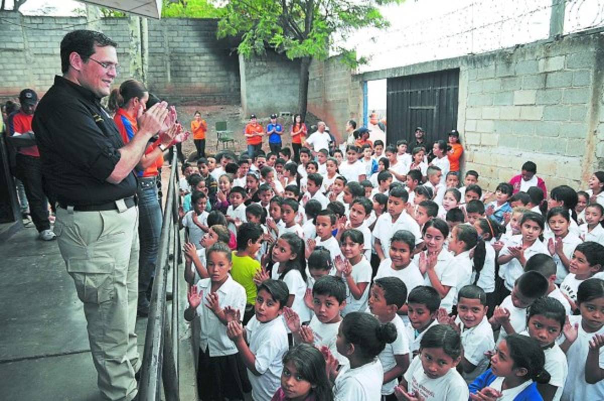 Con simulacros forman a estudiantes y vecinos que viven en zonas de riesgo