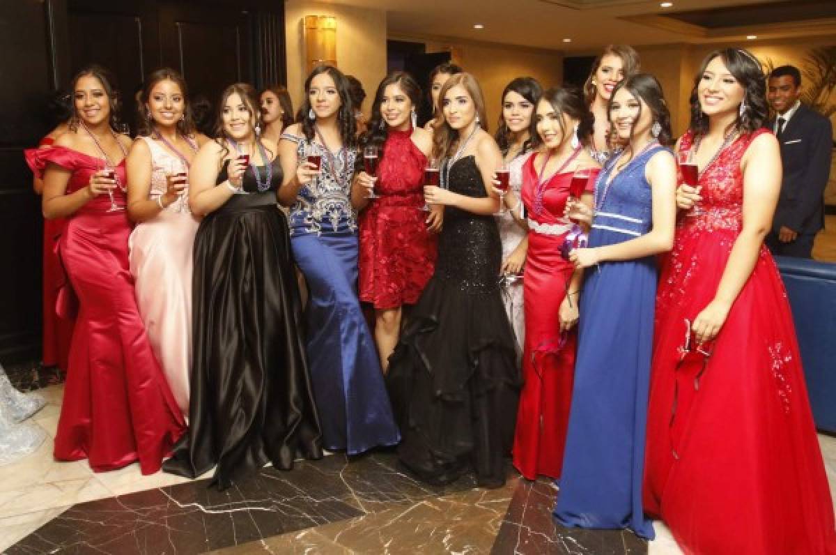 Prom generación 2019 de CEAD Christian School, una noche para recordar