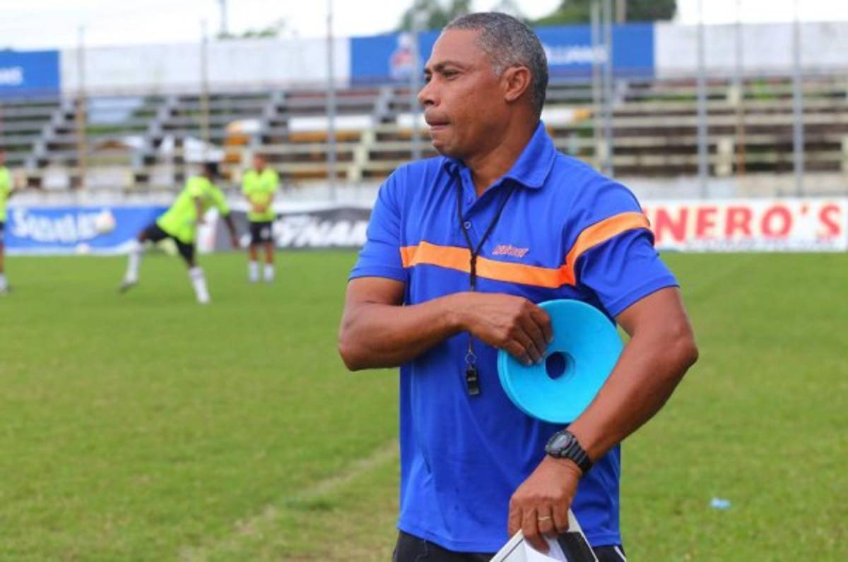Reynaldo Clavasquín, entrenador de Platense, no se guardó nada y tocó varios puntos importantes en relación al futuro de su onceno con la mira en el torneo Clausura 2017 (Foto: EL HERALDO).
