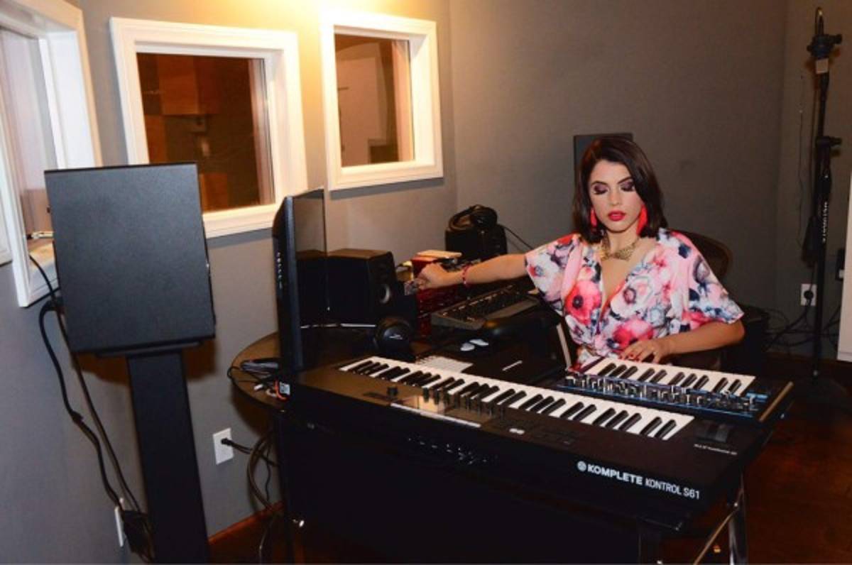 En sus planes de los próximos meses está la grabación de un disco musical de corta duración.