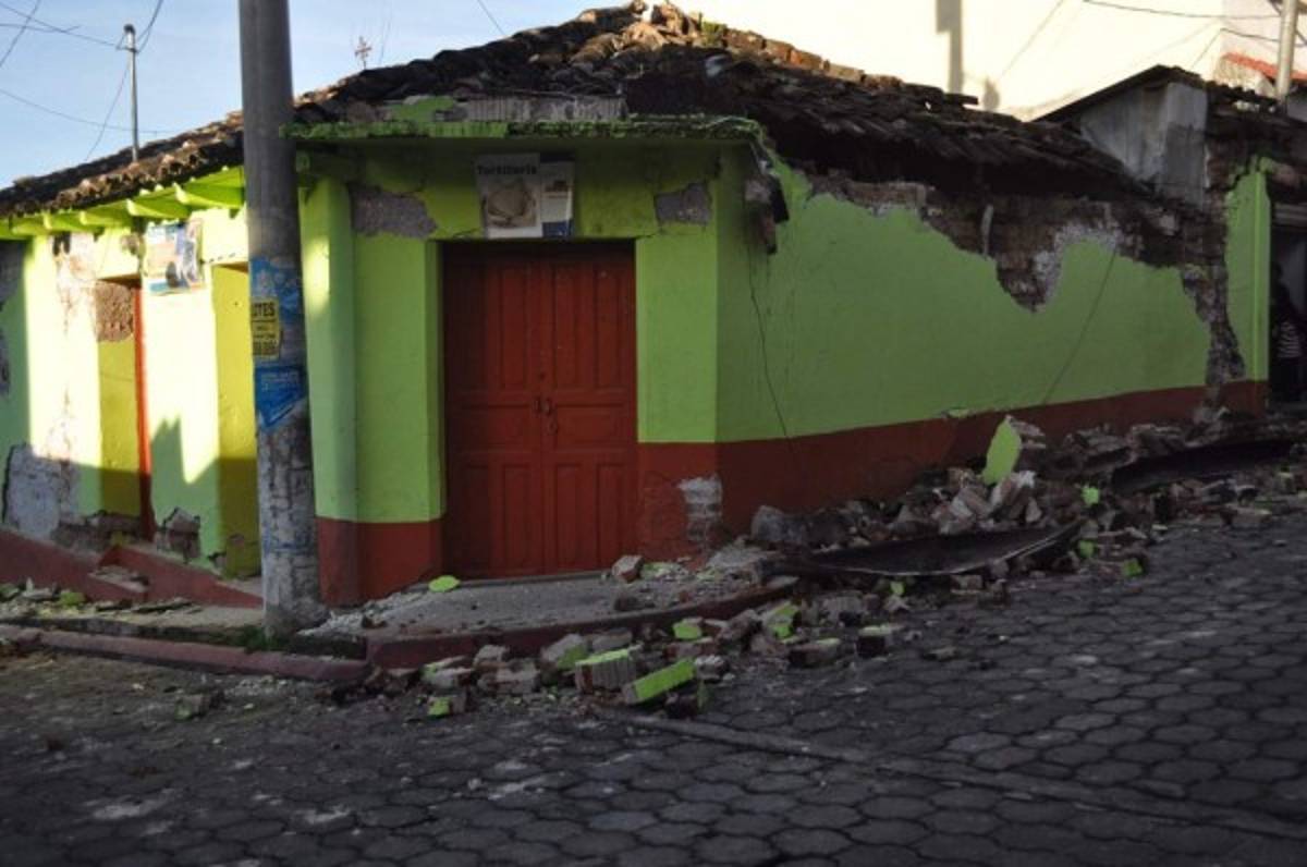 Al menos tres muertos por sismo en Guatemala y México