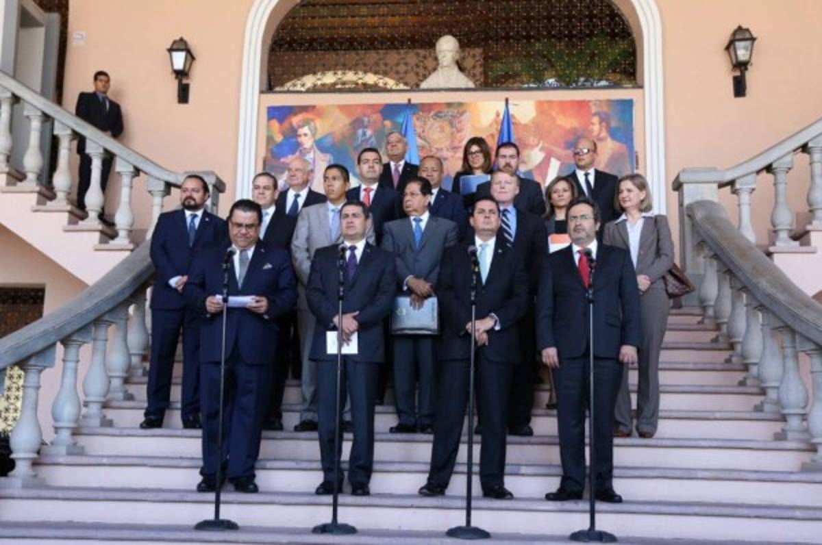 Conferencia de prensa tras concluir la reunión de la Maccih con el gobierno (Foto: Marvin Salgado)