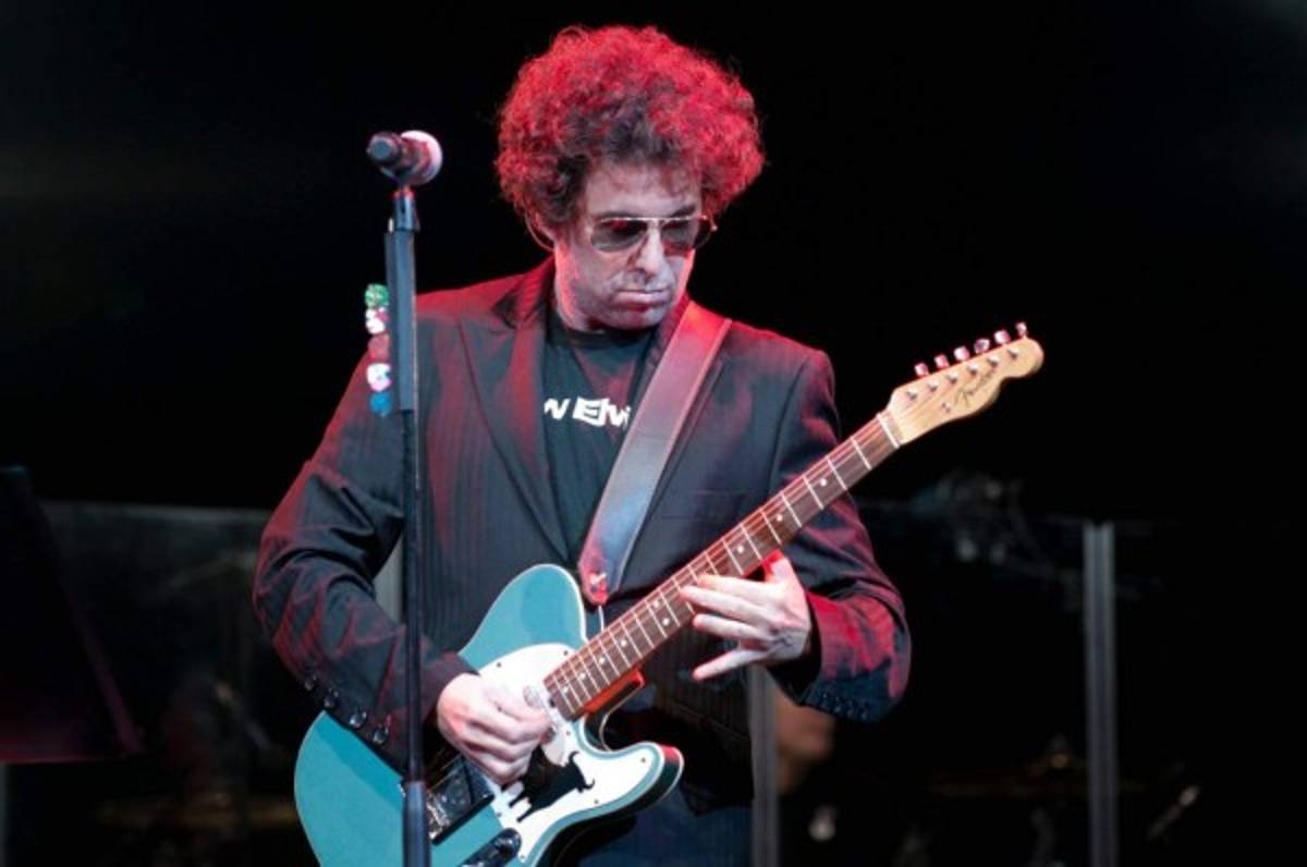 Andrés Calamaro vuelve a la escena musical, cargado de sonidos eléctricos