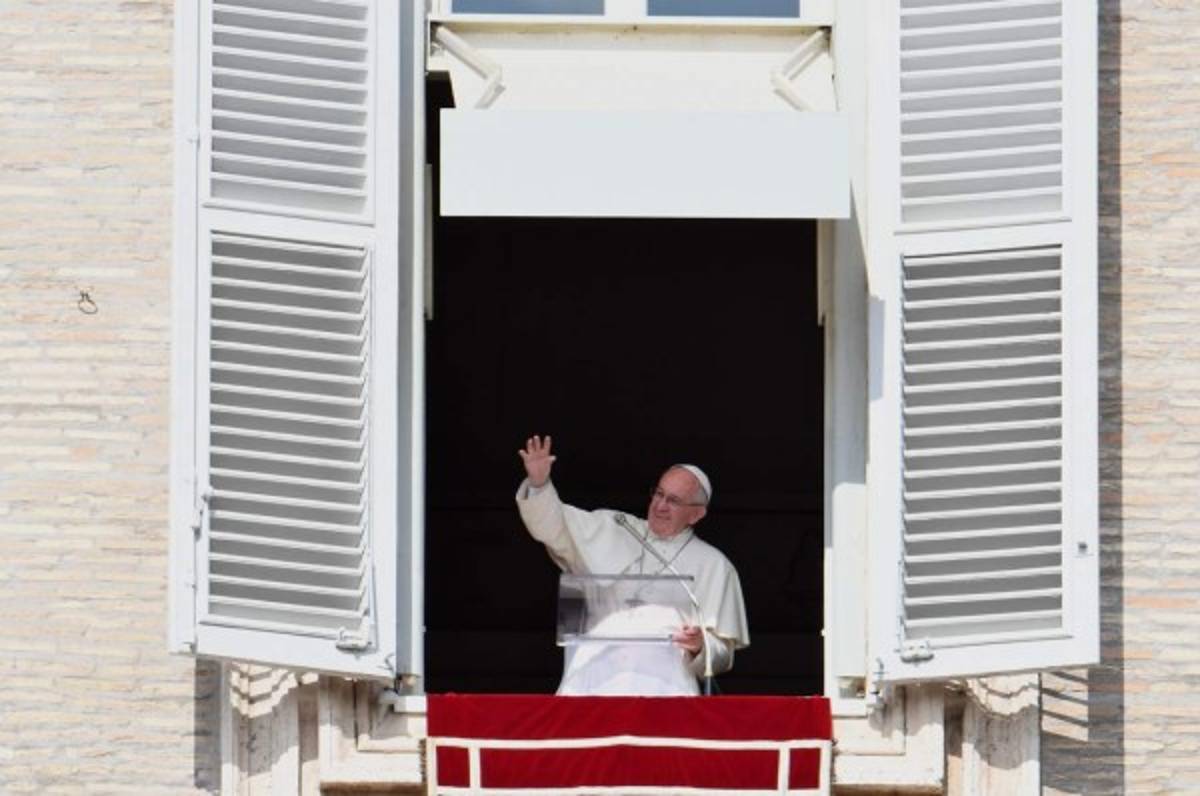 Vaticano: Prohibido esparcir las cenizas de cuerpo cremado 