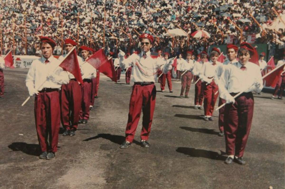 Esta es una de las participaciones de la Normal en los desfiles patrios, en los que arrancó fuertes aplausos.