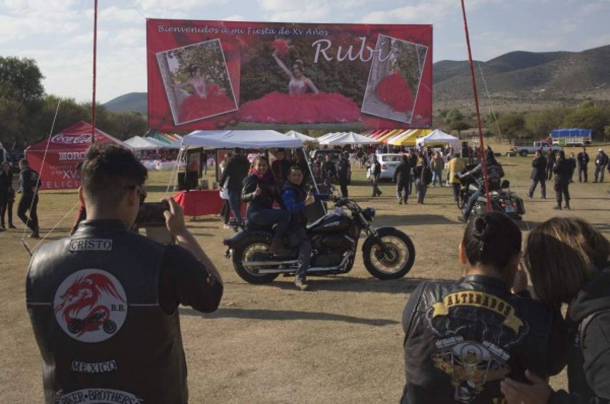 Los cinco inesperados hechos en la fiesta de XV años de Rubí Ibarra