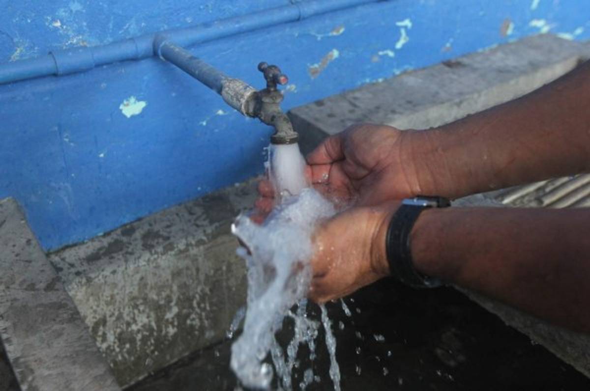 Mora de abonados del SANAA en 2017 es de 155 millones de lempiras en la capital de Honduras