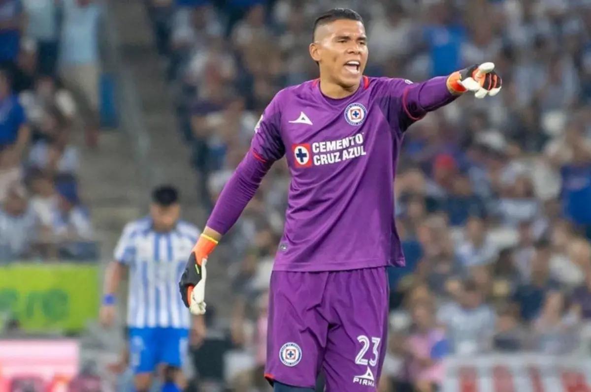 Jugador de equipo de la Liga MX es acusado de robar casa