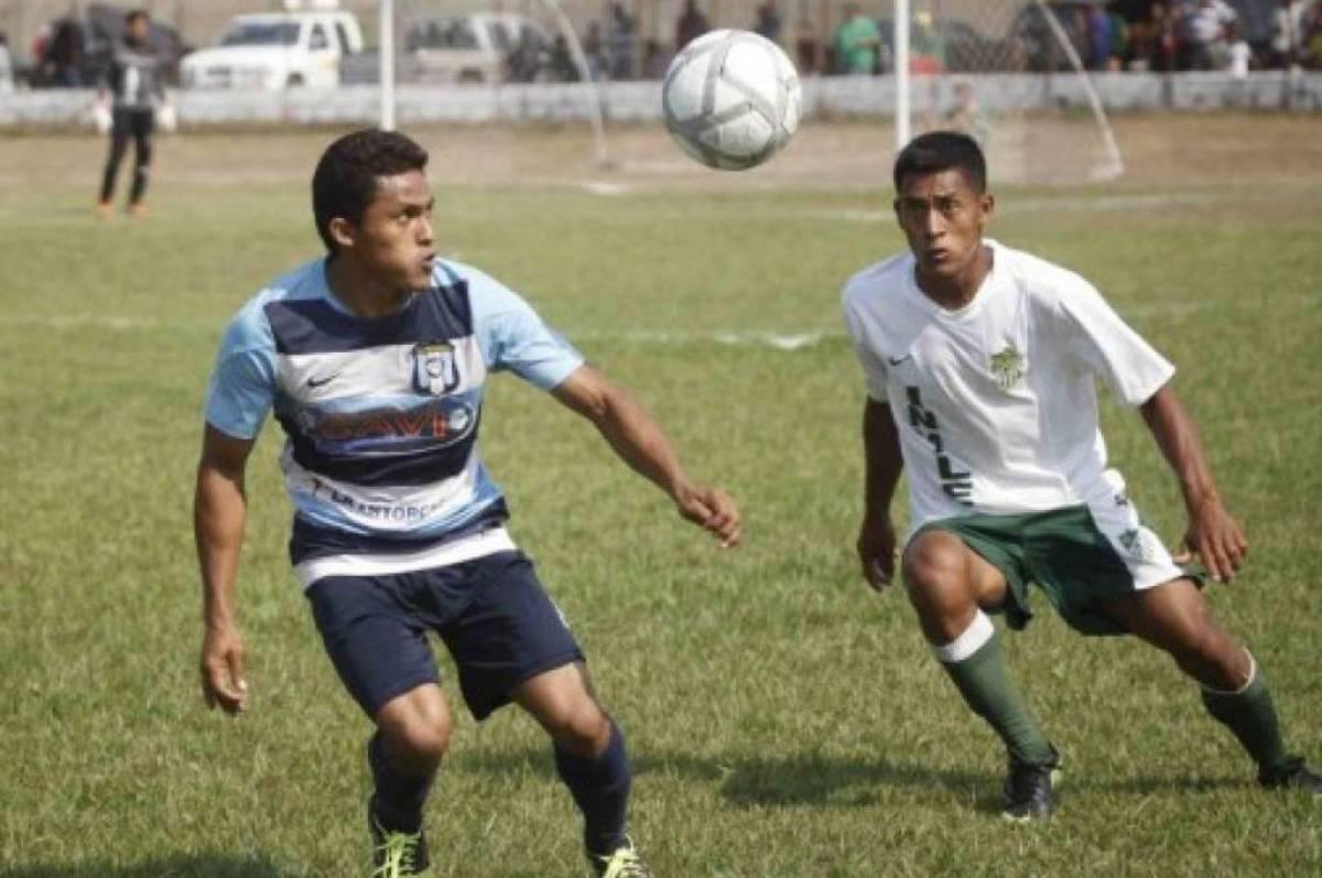 Impactante: Momento en que el futbolista Ñangui Cardona llega al hospital tras ser apuñalado
