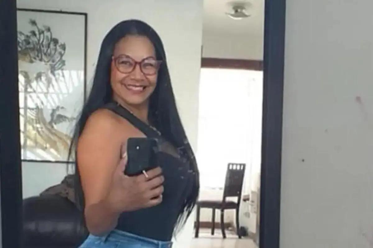 Mujer latina pierde su trabajo luego de sacarse una video con Lionel Messi