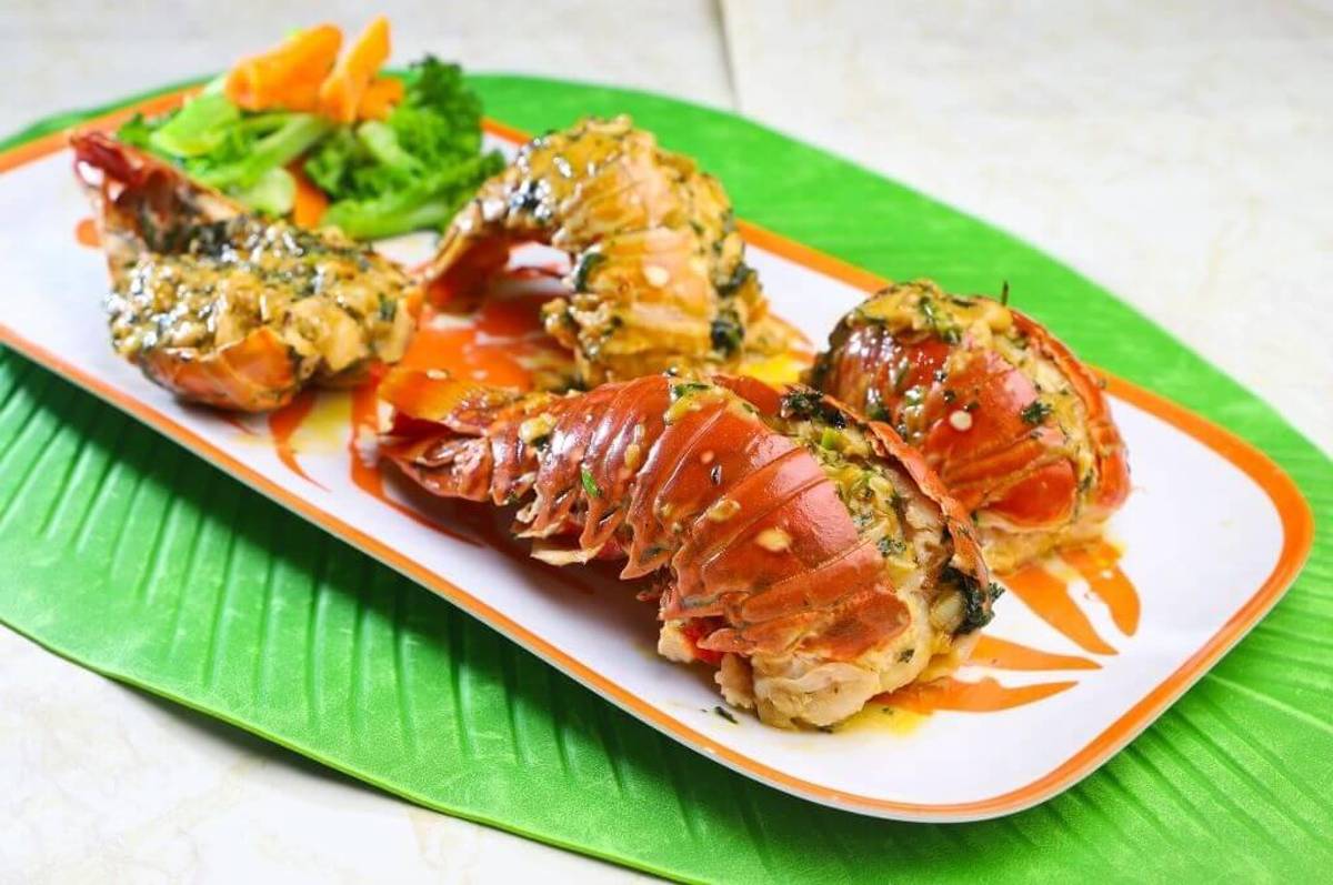 Langosta con mantequilla de ajo y otras delicias catrachas
