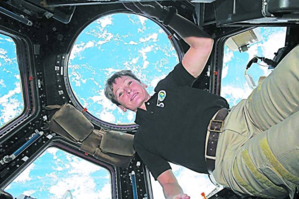 La astronauta Peggy Whitson rompe el récord espacial