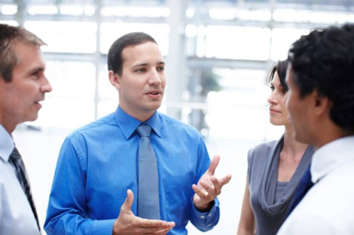 ¿Qué significa el lenguaje corporal en una reunión de trabajo?