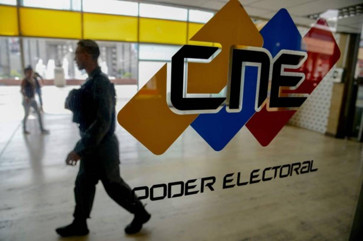 Venezuela: Oposición recibió certificación para avanzar hacia revocatorio contra Maduro  