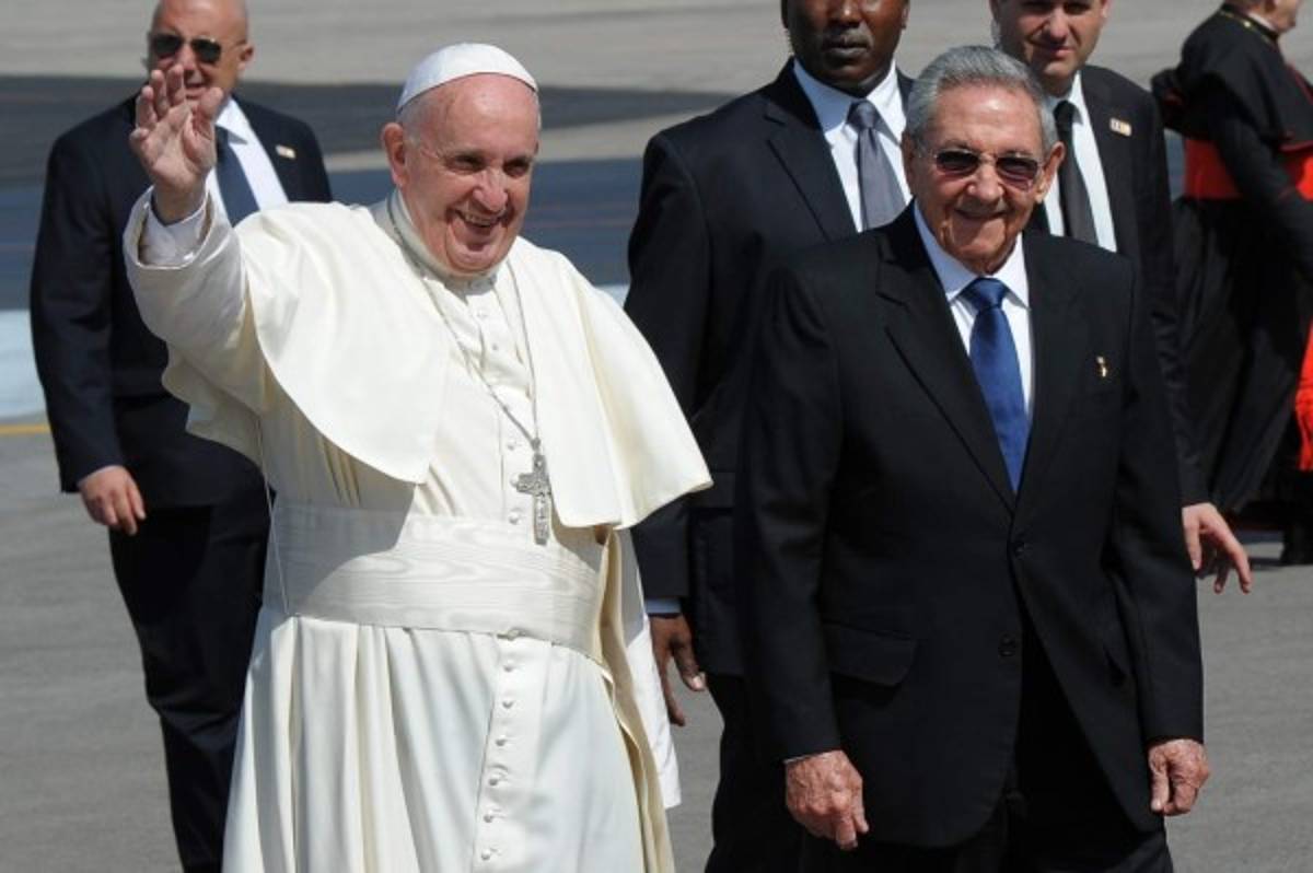 Papa y patriarca ruso lanzan inédito llamado a unidad y protección de cristianos