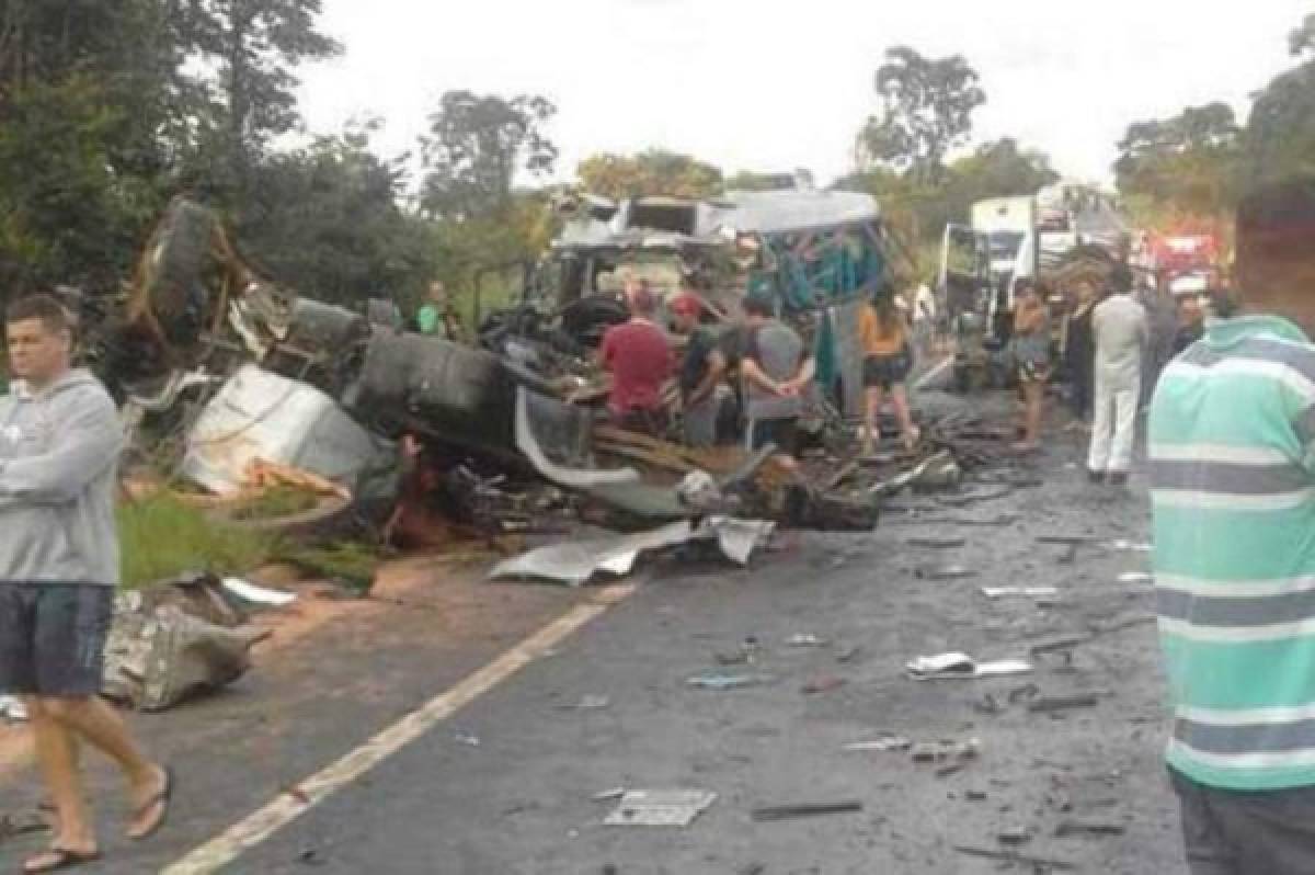Aparatoso accidente en carretera de Brasil deja 13 muertos y 39 heridos