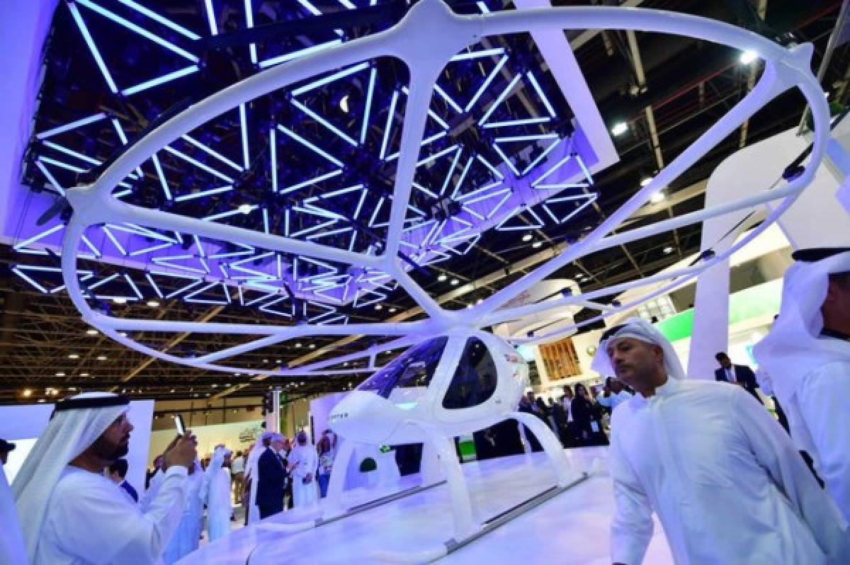 Taxis voladores y robots policiales en Dubái, ciudad-Estado del futuro 