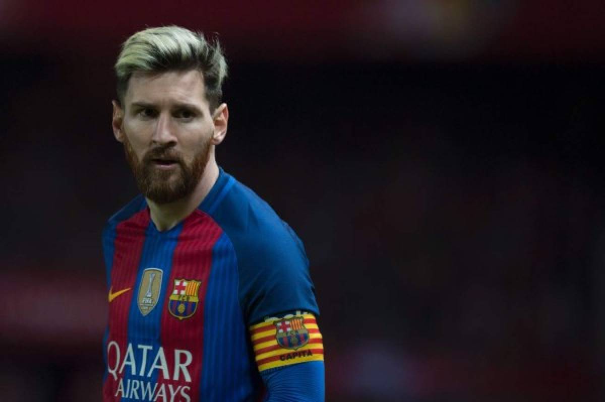 Messi es amonestado y arma tremenda rabieta en el estadio Sánchez-Pizjuán de Sevilla