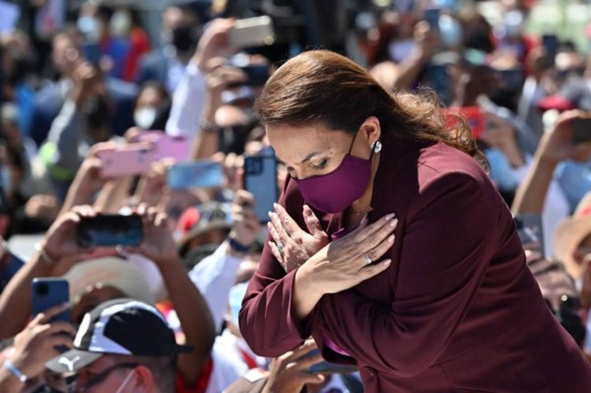 Las imágenes más emotivas de Xiomara Castro como la nueva presidenta de Honduras