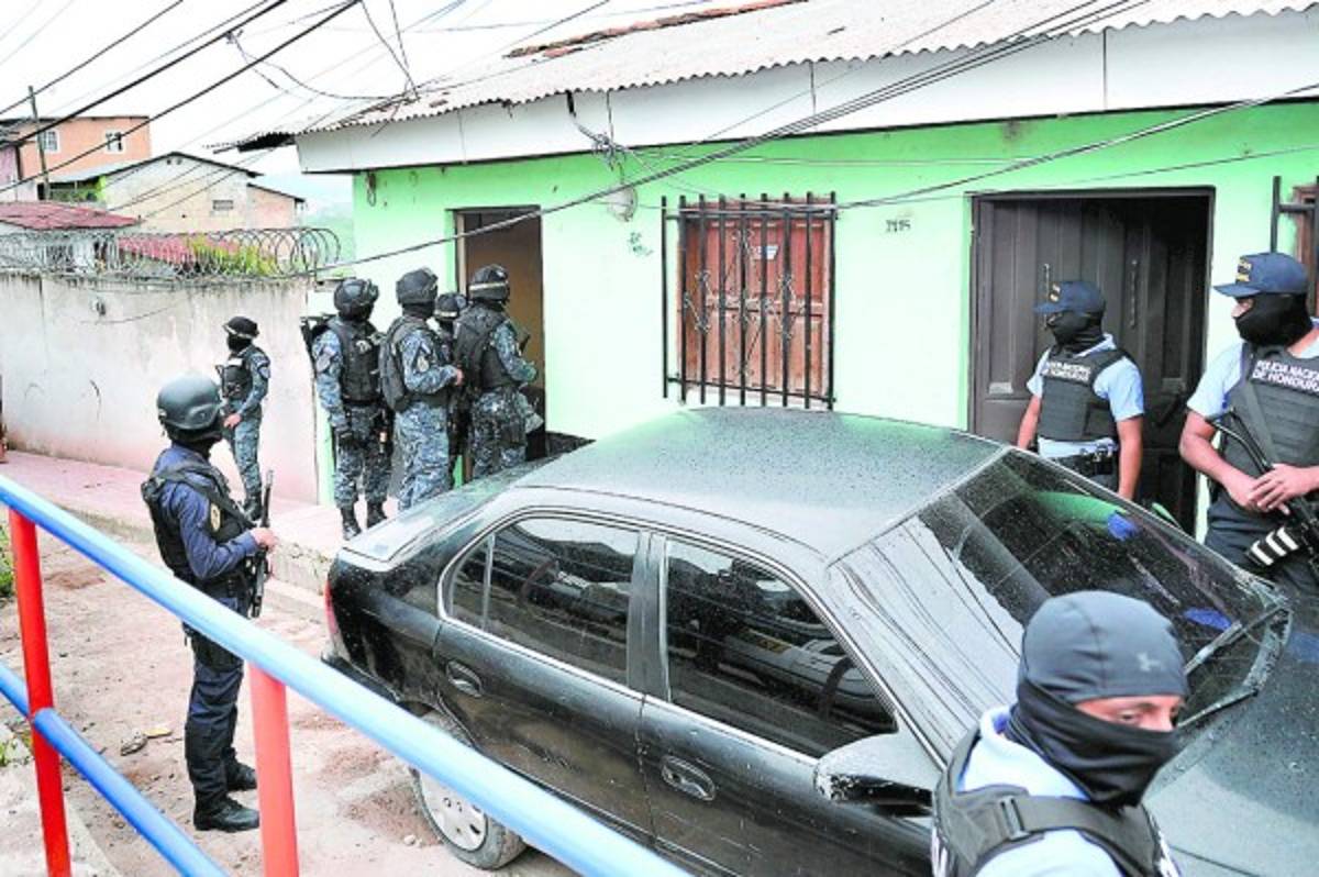 Cabecilla de la pandilla 18 cae tras allanamiento en la colonia Divanna