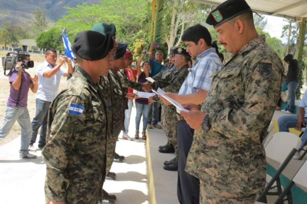 Centro de las FF AA busca formar civiles