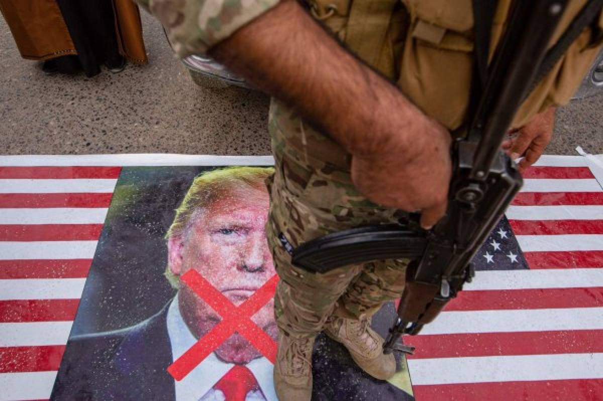 'Muera América': Irak pide venganza contra EEUU durante funeral del general Soleimani