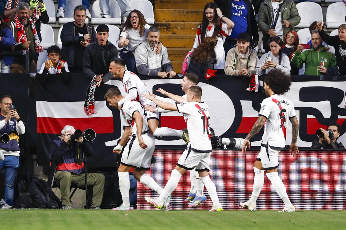 Equipo de LaLiga de España suspende entrenamiento por robos en los vestuarios