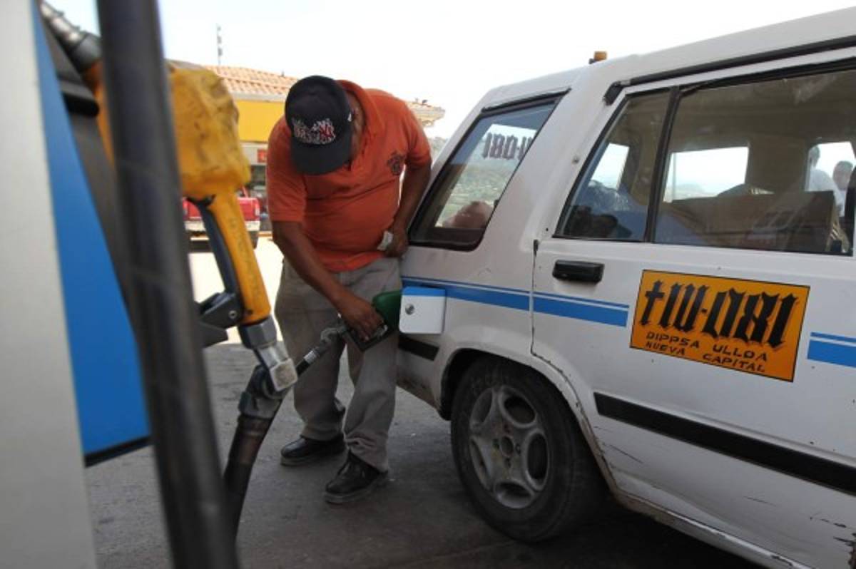 Barril de petróleo baja 1.08 dólares