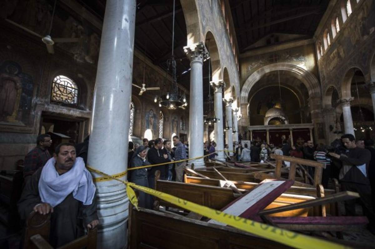 Al menos 23 muertos en atentado en una iglesia en El Cairo 