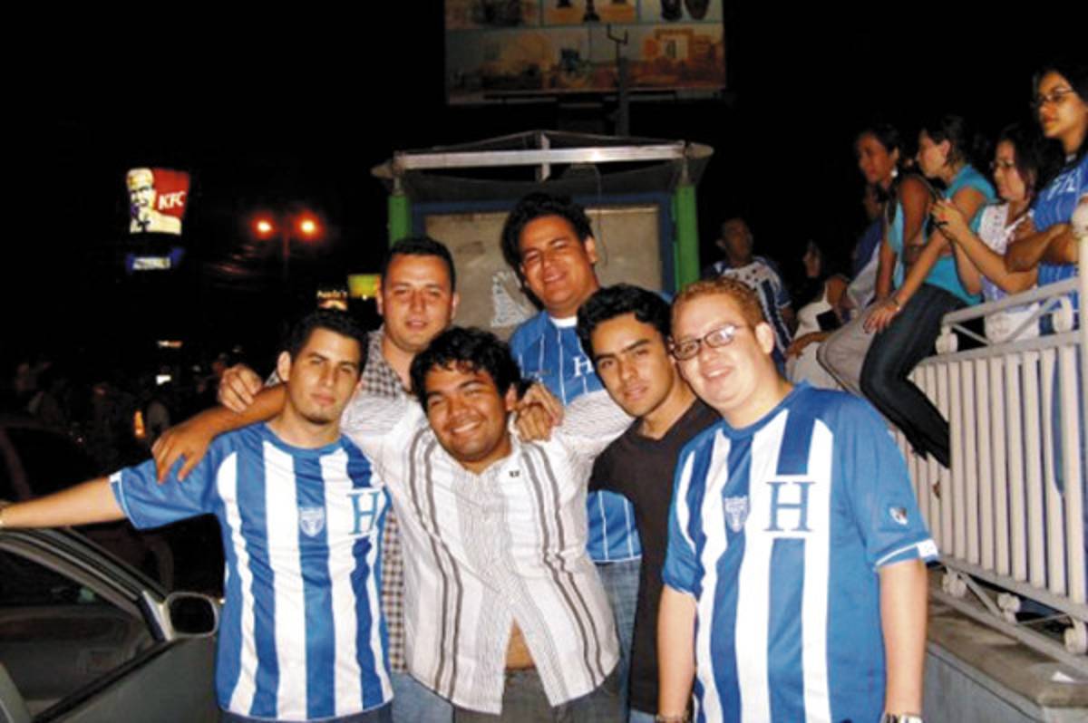 Inseparables amigos mantienen profundo vacío por muerte de universitarios