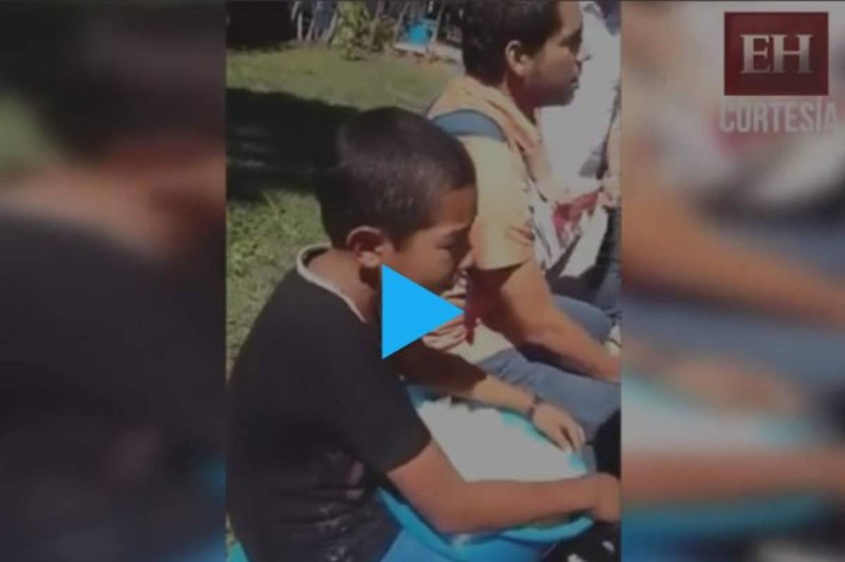 Niño hondureño llora desconsolado por supuesta agresión de guardia de la UNAH