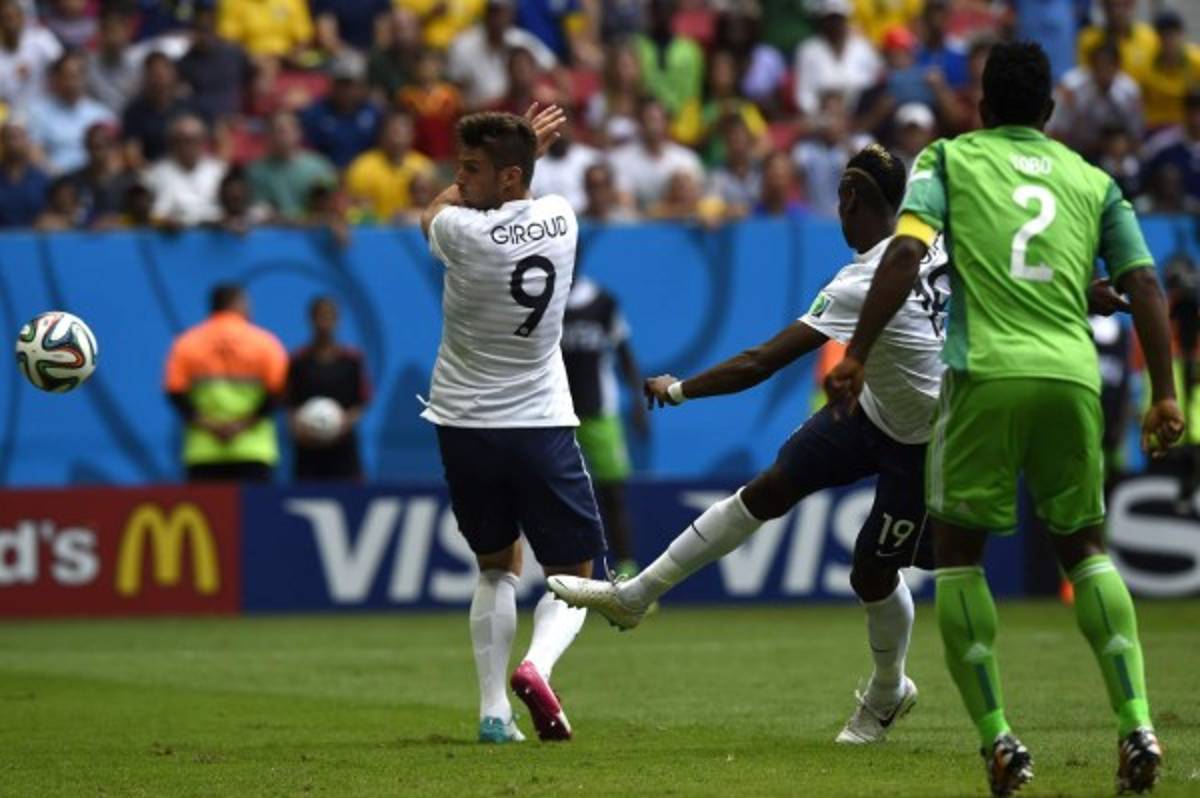 Francia le gana 2-0 a Nigeria y se clasifica