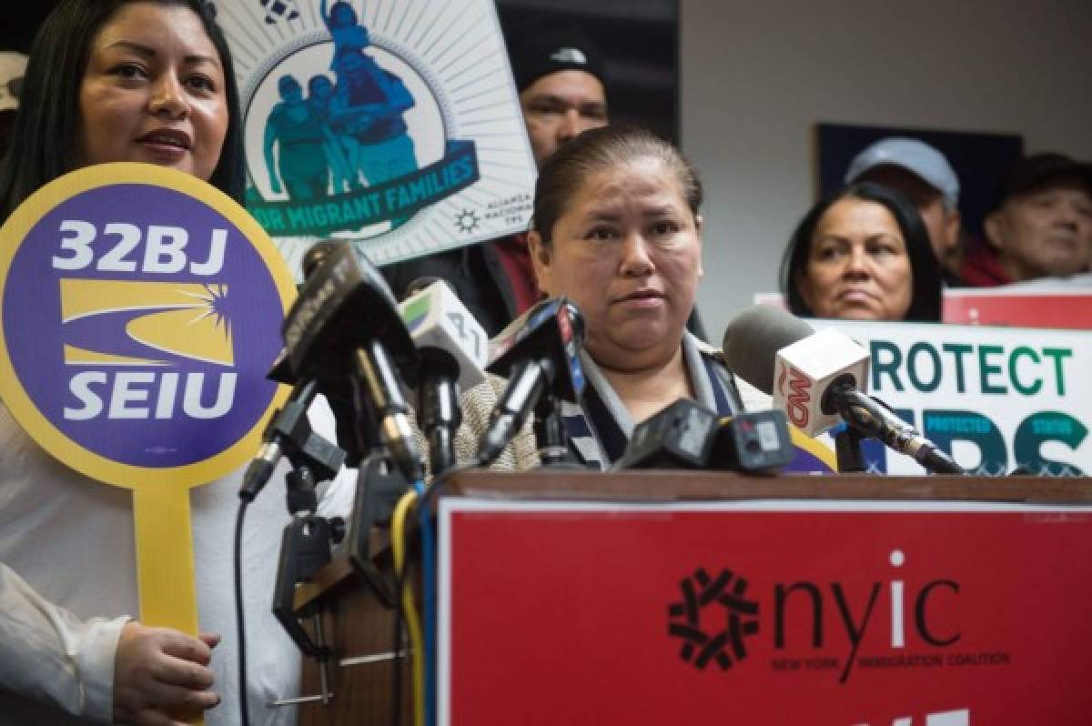 'Todo se derrumbó por dentro', dicen salvadoreños en EEUU tras el fin del TPS 
